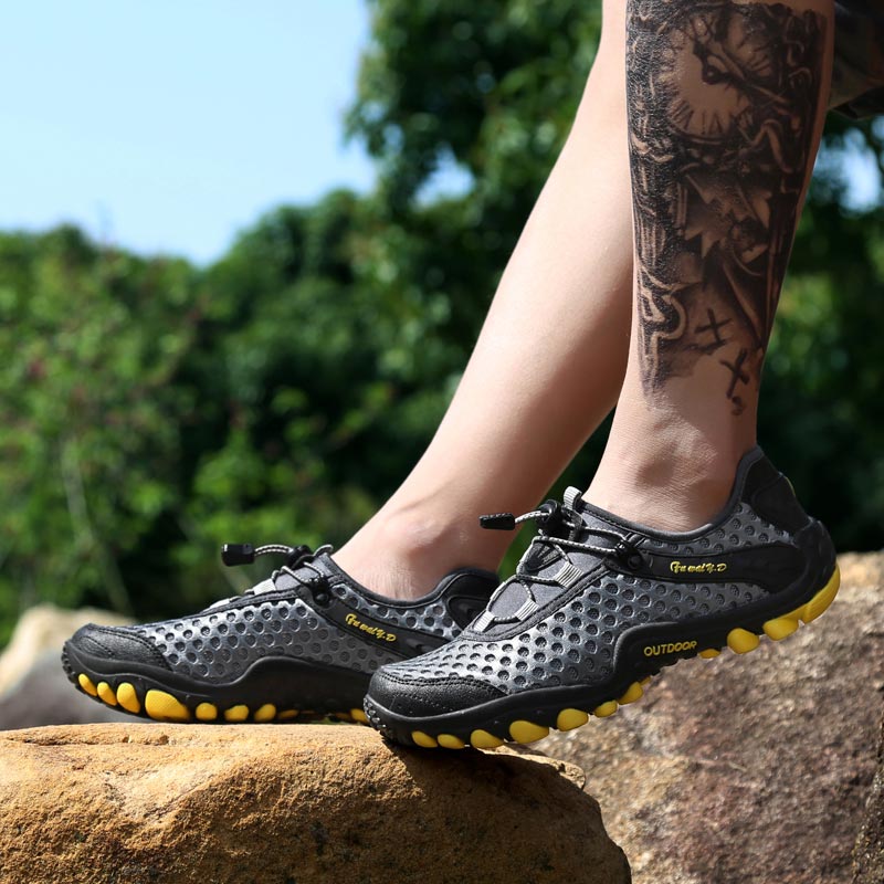 Trekking Gunung Sepatu Olahrag - High Tech Office Room ulasan dan harga